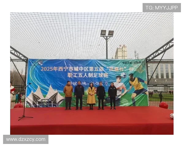 广州足球队灵活性变革引发热议探索新战术与团队合作的未来发展