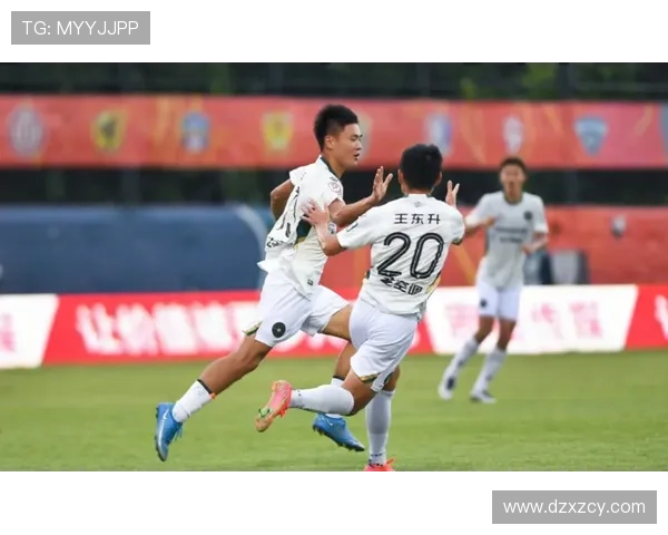 成都足球队强势领跑联赛积分榜以67分稳居第一名 成都足球队强势领跑联赛积分榜以67分稳居第一名